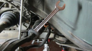 Volvo_replace_inner_outer_tie_rod_step4